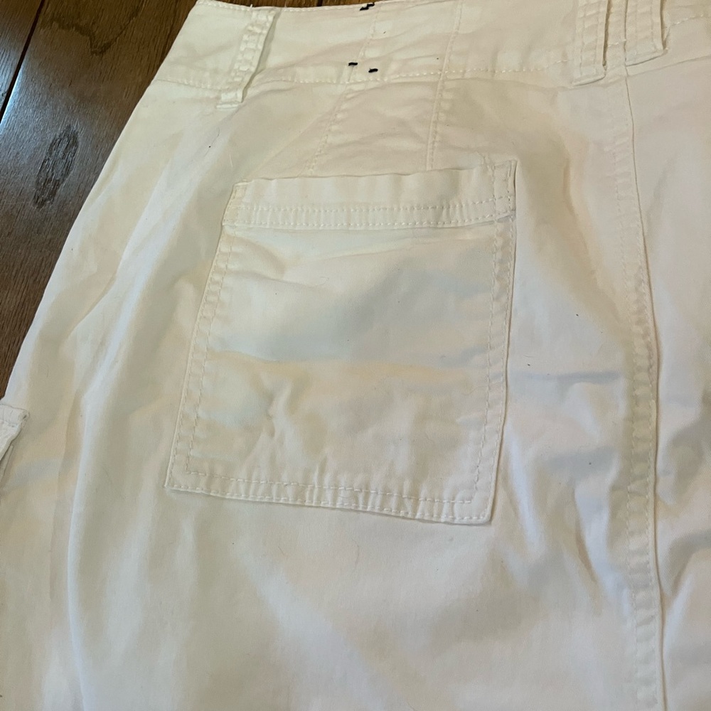 LANE BRYANT WHITE SHORT SKIRT W/BUILT IN UNDER SHORTS 6 POCKETS SZ 18 - Picture 8 of 8